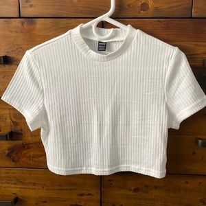 Cropped ribbed white shirt